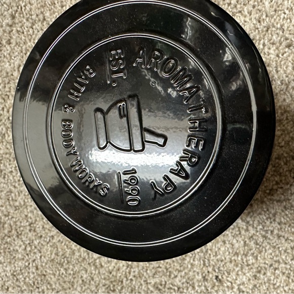 Bath and Body Works Rose Vanilla Aromatherapy Candle - Picture 3 of 3